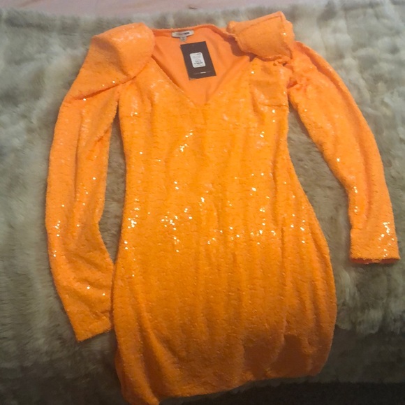 Fashion nova dress - Picture 3 of 3